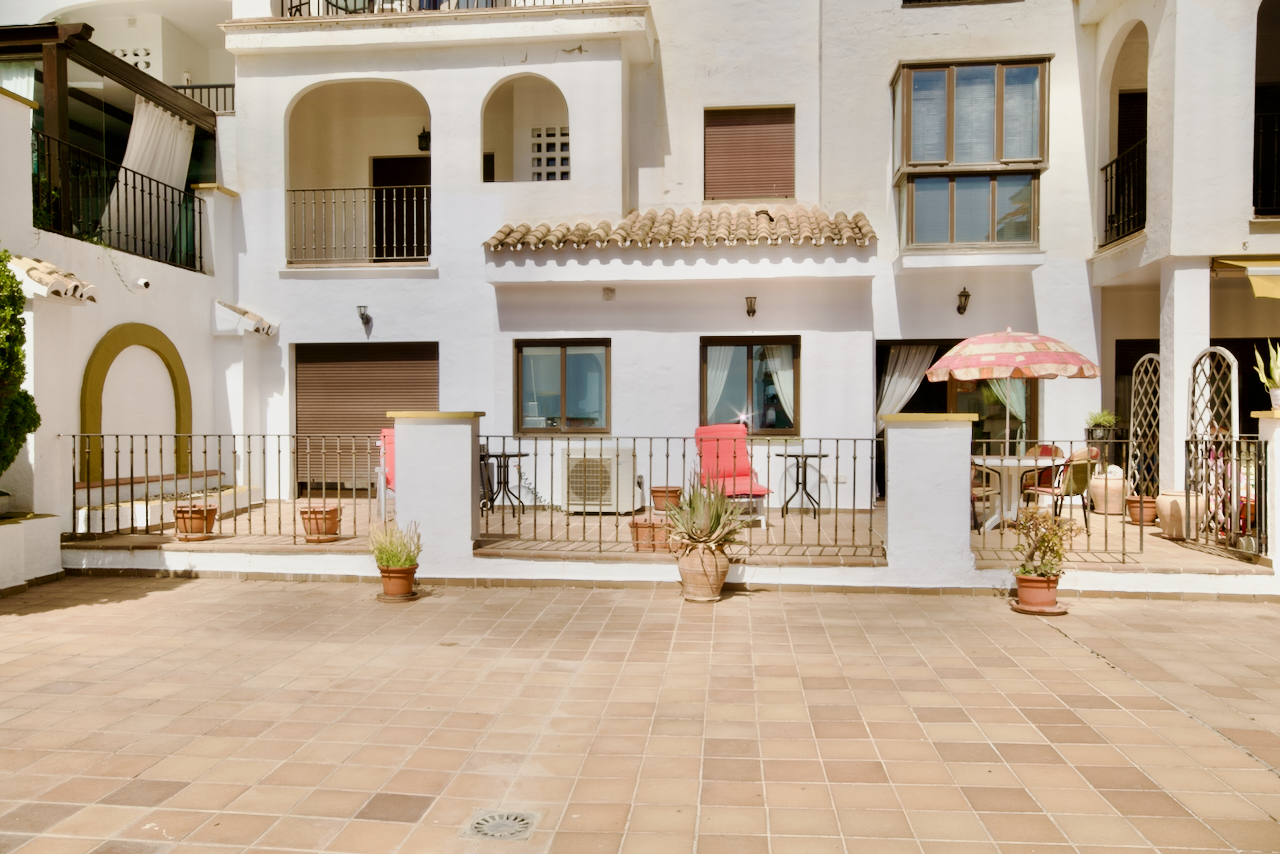 Helle Wohnung mit Meerblick in der Marina de la Duquesa - Costa del Sol