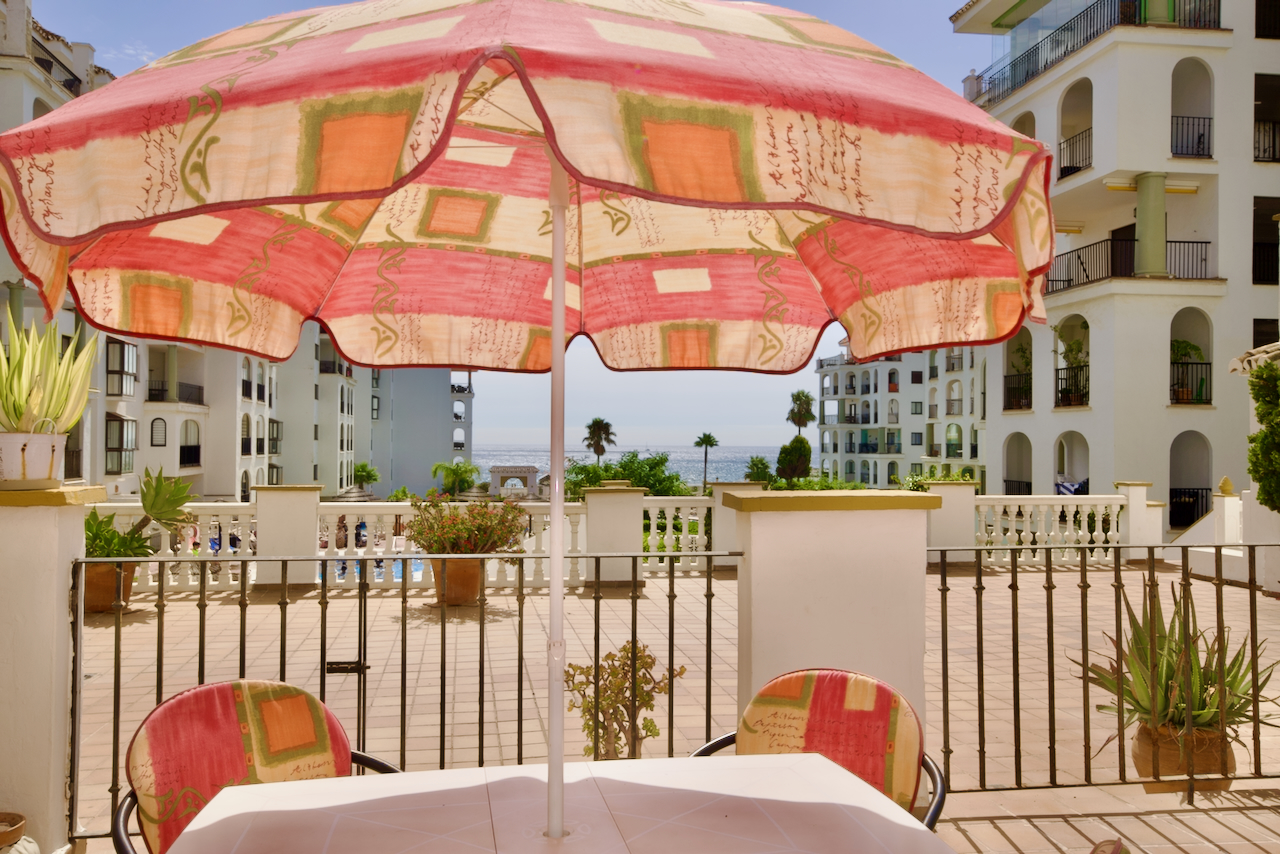 Helle Wohnung mit Meerblick in der Marina de la Duquesa - Costa del Sol