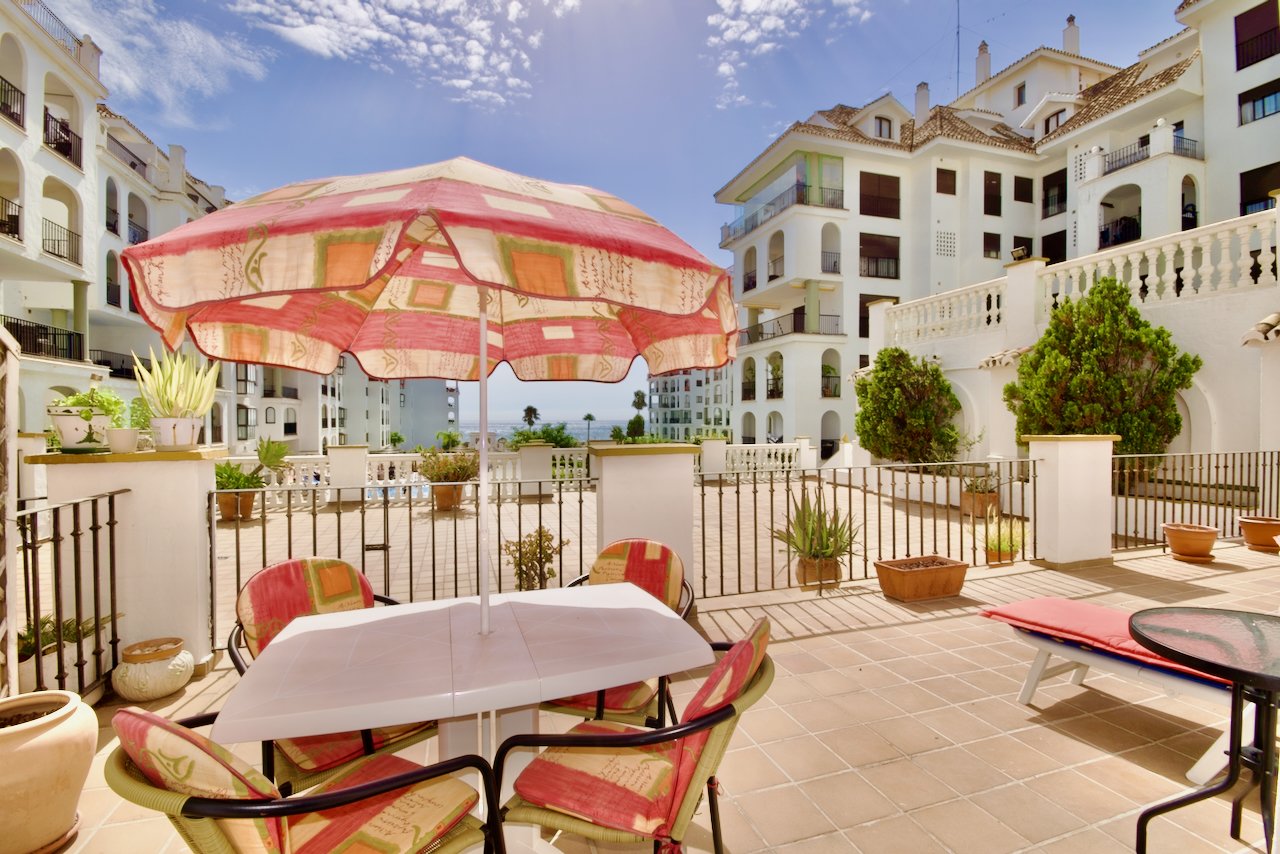 Helle Wohnung mit Meerblick in der Marina de la Duquesa - Costa del Sol