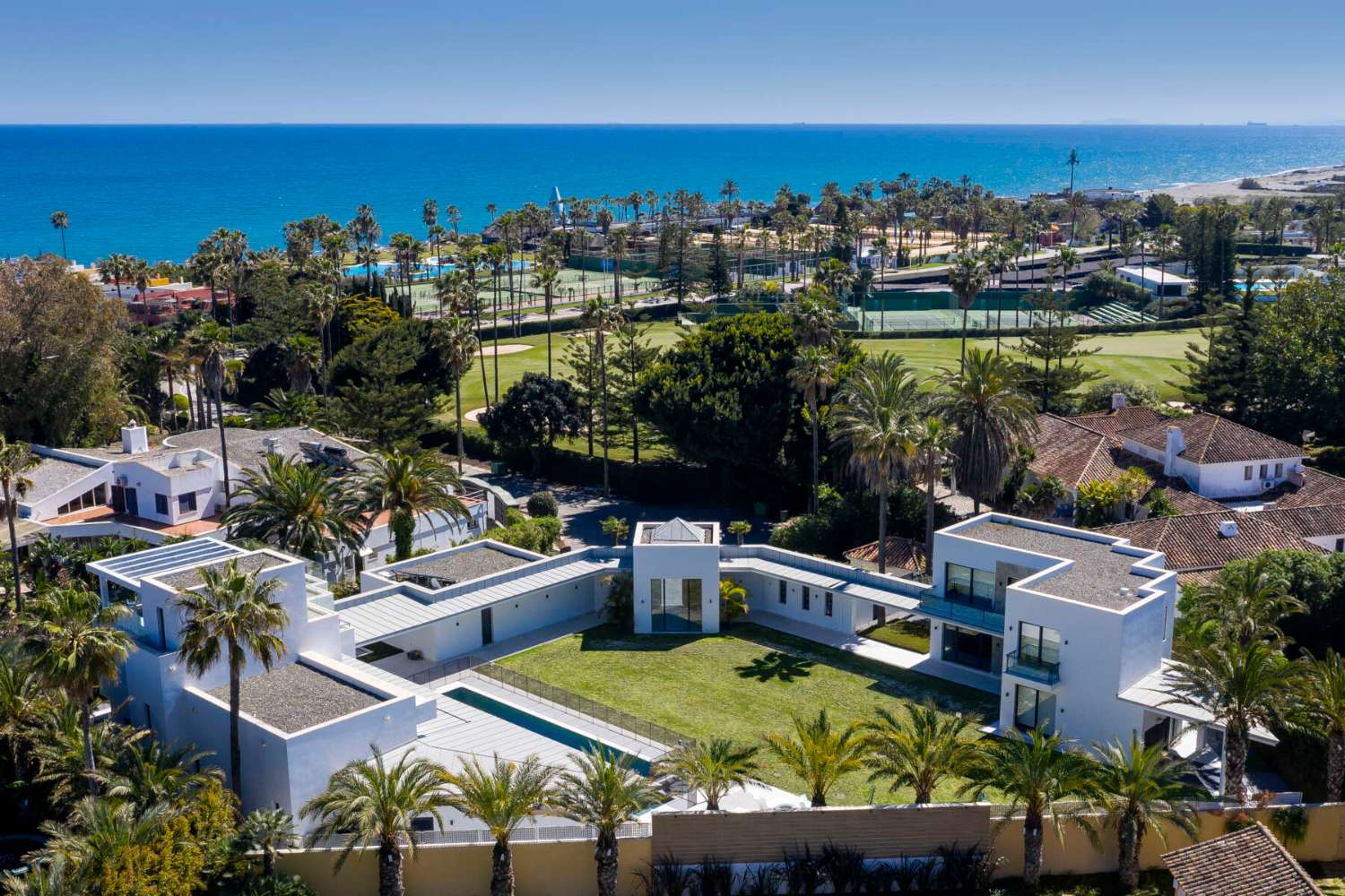 Exclusive luxury villa in the prestigious area of ​​Kings & Queens, Sotogrande - Costa del Sol