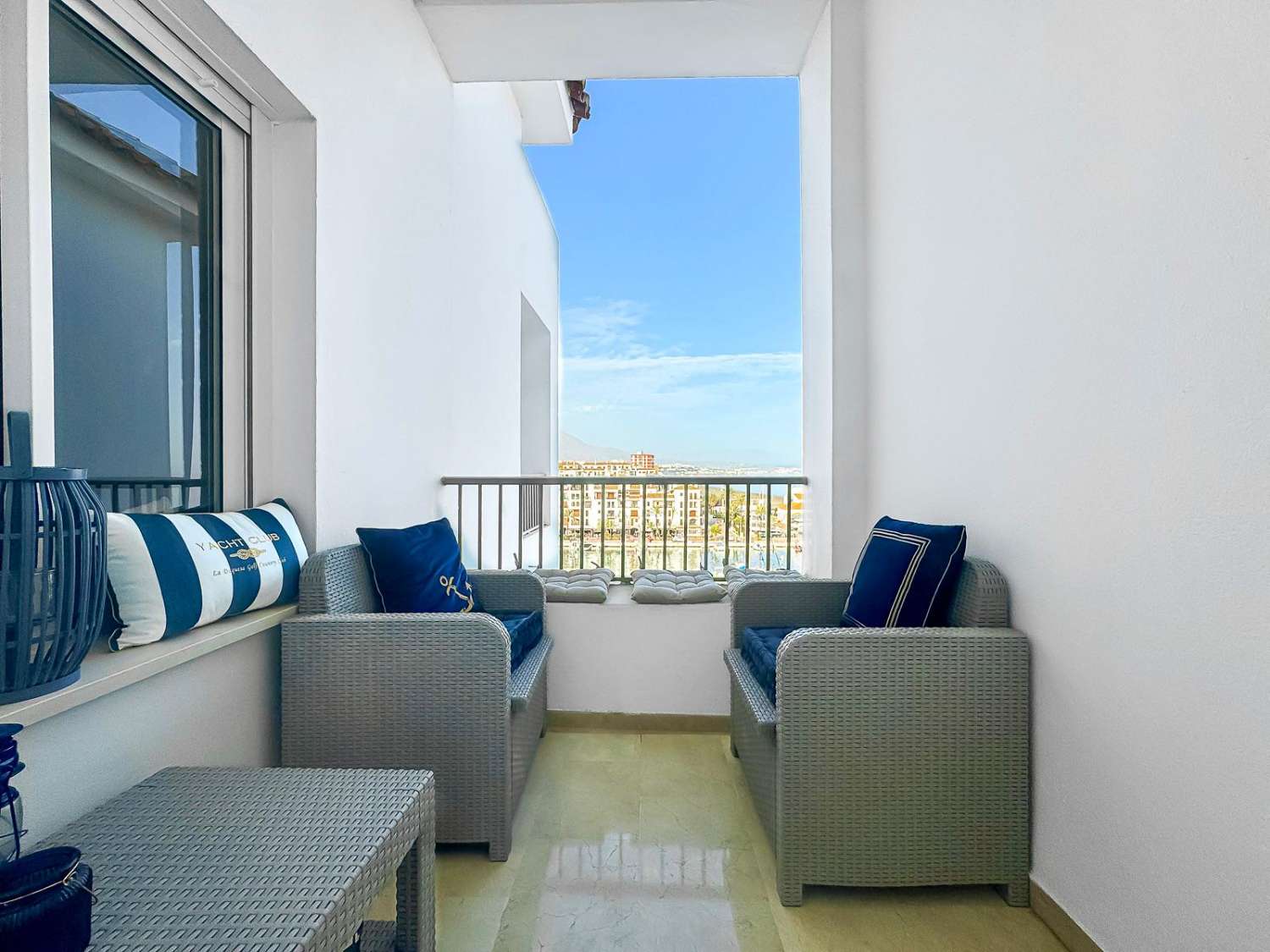 Exclusive luxury apartment in La Duquesa Marina - Costa del Sol